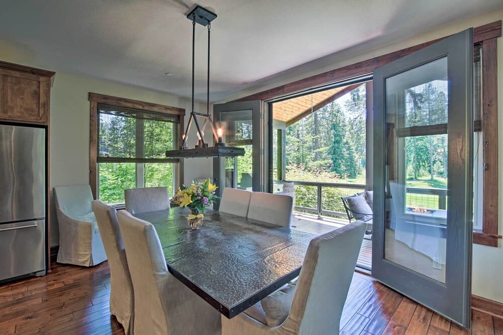Modern Alpine Home on Prospector Golf Course!