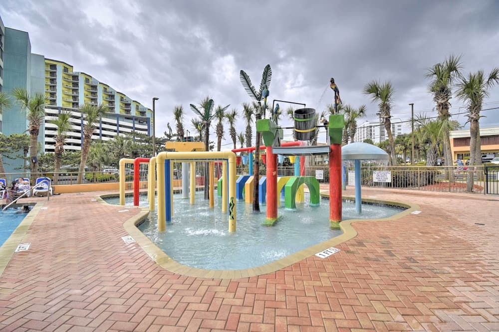Ocean View & Lazy River: Condo in Myrtle Beach!