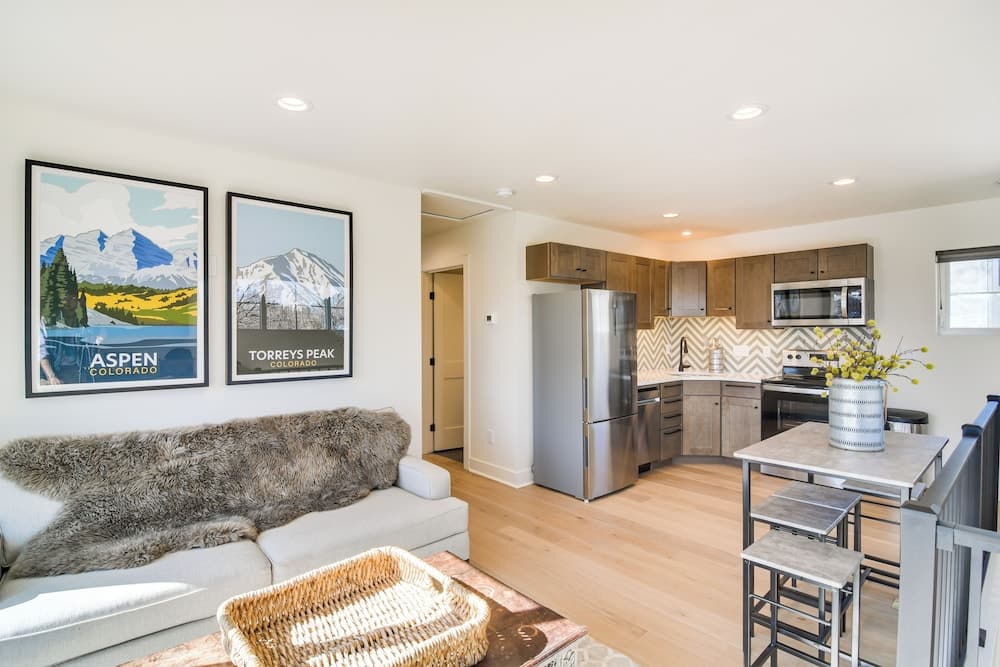 Modern Erie Home - Walk to Downtown!