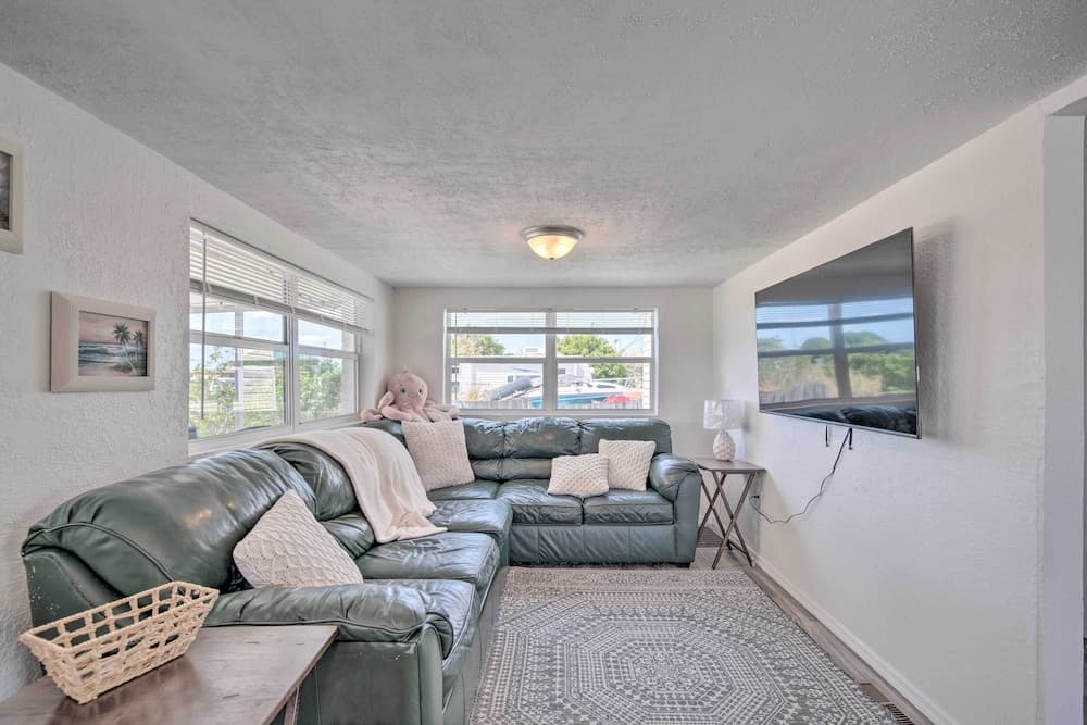 Sunny Hudson Escape w/ Gulf Views & Boat Dock