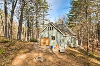 Conway Hideaway w/ Fire Pit: 9 Mi to Slopes