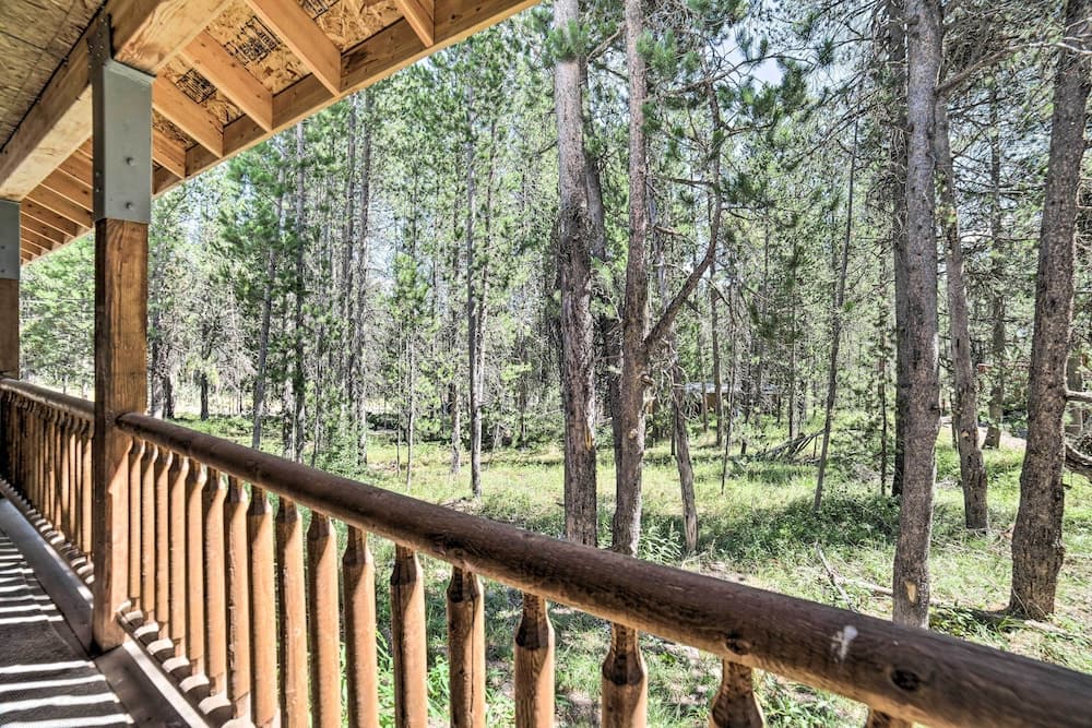 Swiss Cabin in Mack's Inn: Game Room & Fire Pit!