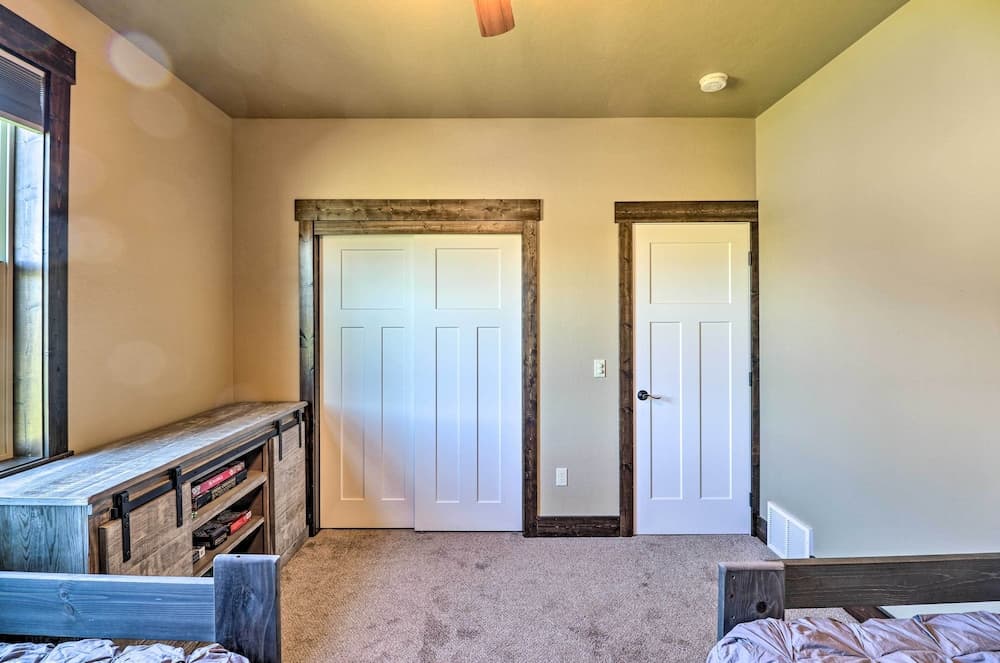 Modern Kalispell Home - 28 Mi to Glacier NP!