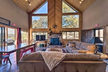 Family Retreat in Central Alto w/ Billiards Games!