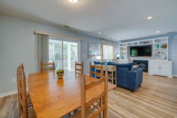 Breezy Surf City Home w/ Grill + Beach Access