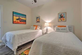 Bright Condo w/ Pool, 3 Blocks to Santa Rosa Beach