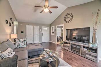 Charming Clarksville Home w/ Yard & Fire Pit!