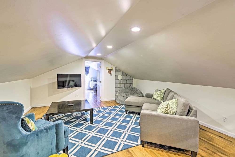 Updated Rustic Retreat Cabin: Walk to Payette Lake