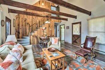 Cozy Blue Ridge Mtn Cabin w/ Mountain Views!