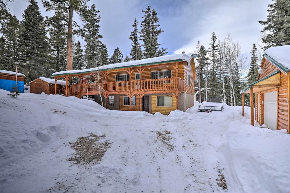 Bright & Cozy Duck Creek Cabin w/ Grill & Fire Pit