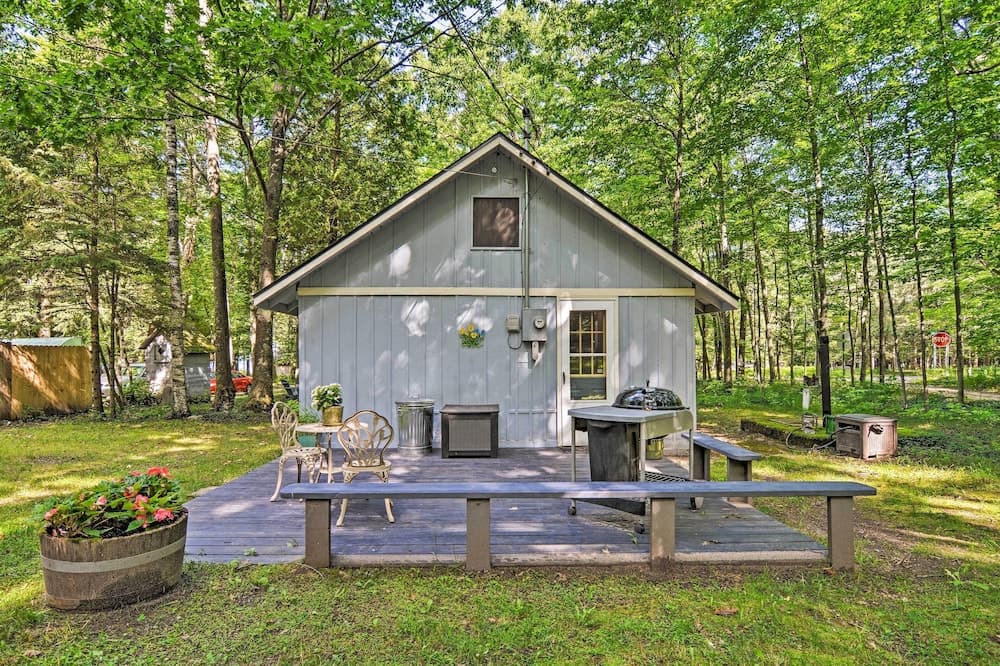 Pet-friendly 'one Crow Cottage' in Harbor Springs!