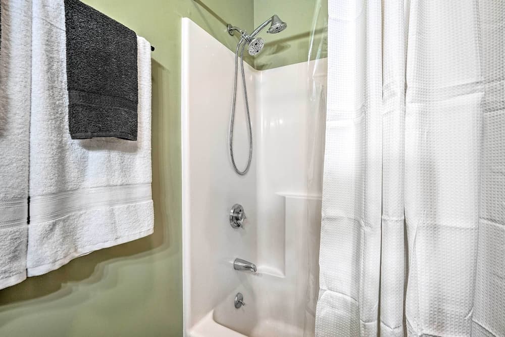 Cozy Ski-in/ski-out Condo on Magic Mountain