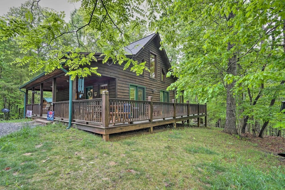 Fire Pit & Grill: Whittlers Mountain Escape!