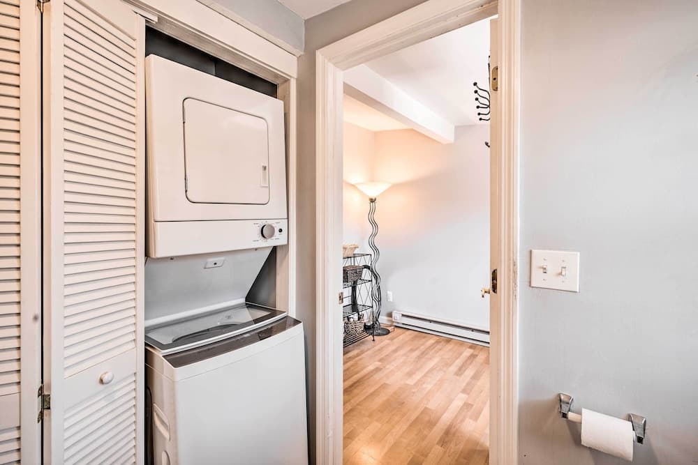 Bright Belmar Cottage < Half Mi to Boardwalk!