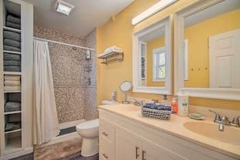 Spacious Fox Lake Home w/ Deck + Gas Grill!