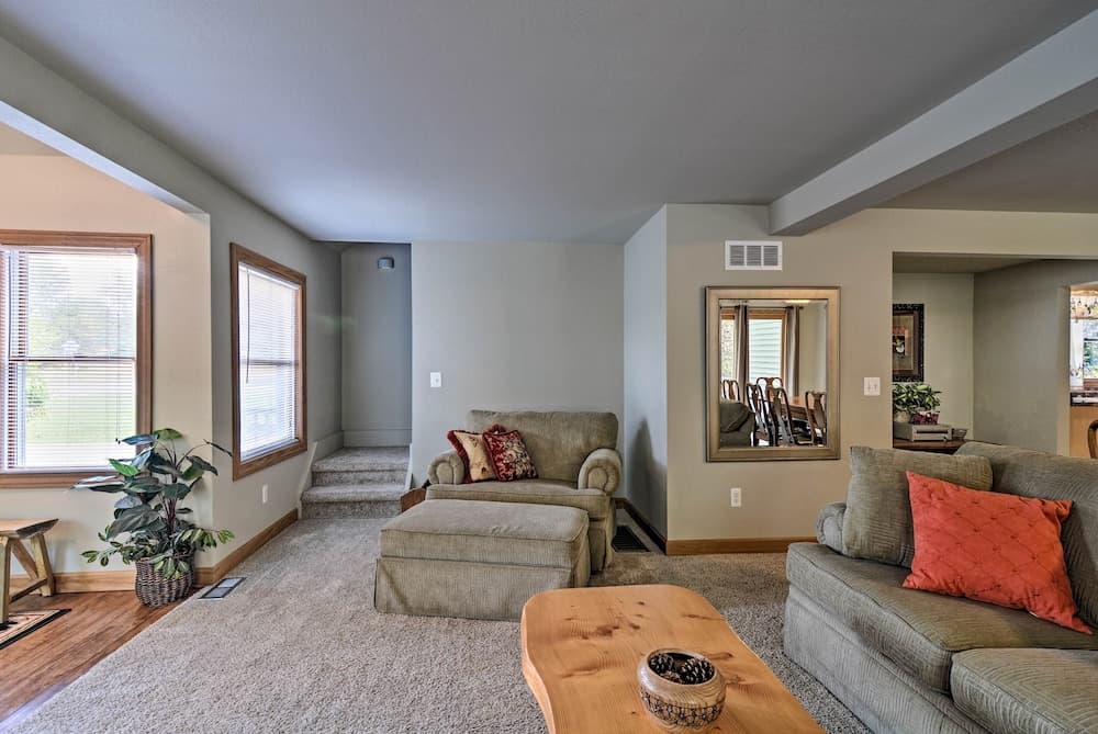 Pet-friendly Home Near Lakes & Snowmobile Trails!