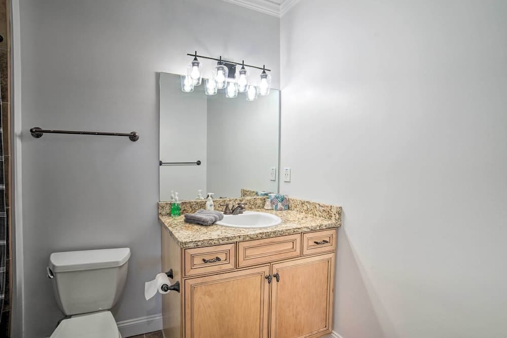 Modern Retreat ~ 1/2 Mi to Bryant-denny Stadium