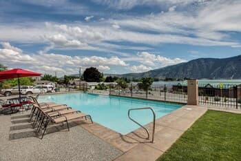 Marvelous Manson Condo, Steps to Lake Chelan Beach