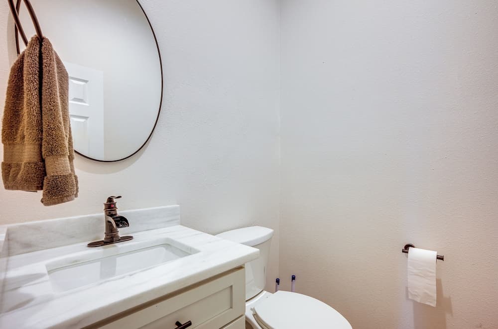 Livingston Retreat w/ Patio & Charcoal Grill