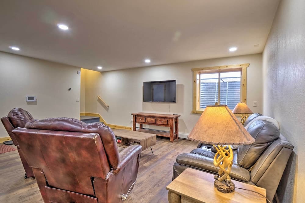 Breathtaking Lake-view Retreat w/ On-site Hiking!