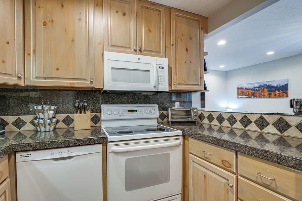 Updated Townhome Near Main Street, 10 Mi to Breck!