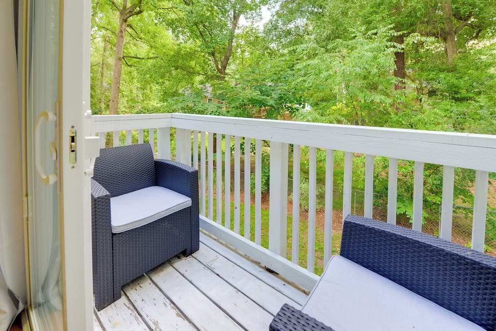 Cozy Cary Abode ~ 10 Mi to Downtown Raleigh!