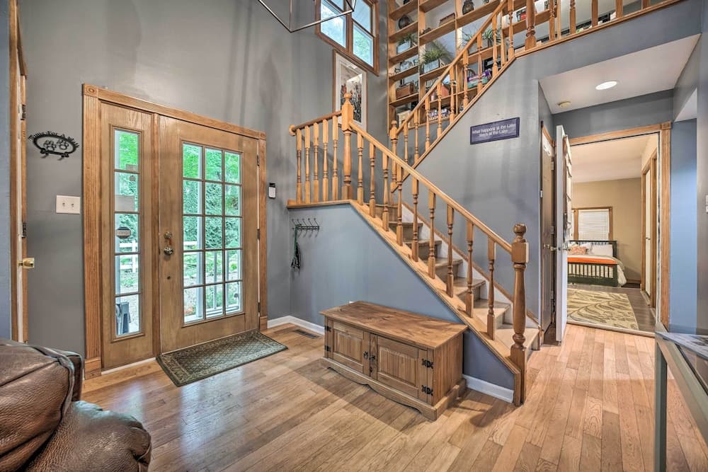 Lakeside Escape Steps to Lake Michigan Beach!