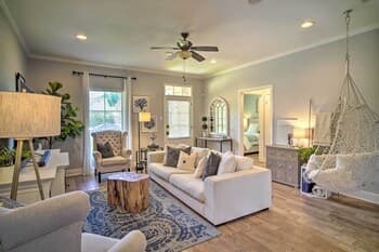 Baton Rouge Game Day House w/ Chic Yard Space