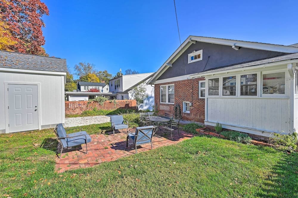 Vintage Chic Cottage < 1 Mile to UNC Greensboro!