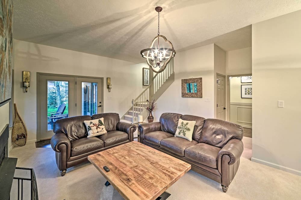 Wintergreen Resort Home w/ Deck: Walk to Slopes