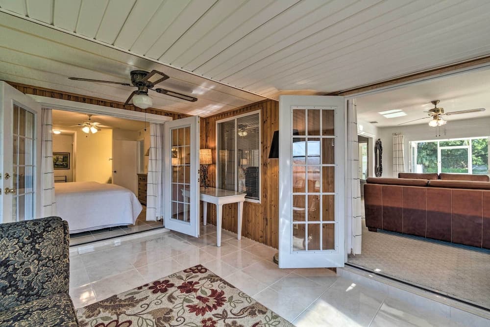 Charming Port Charlotte Home w/ Lanai & Pool!