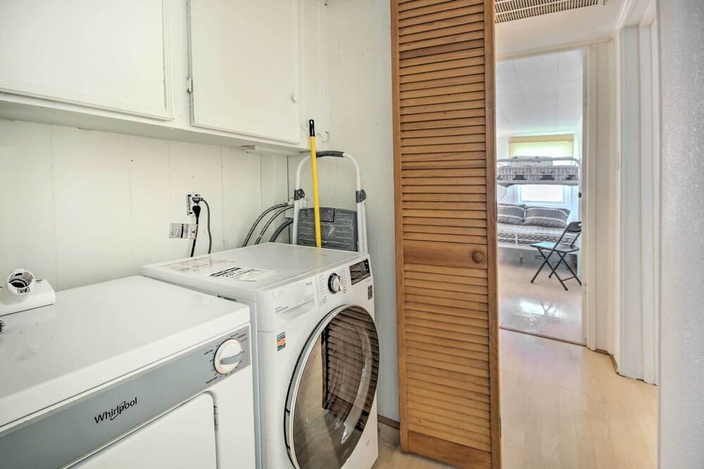 Waterfront Onalaska Retreat w/ Private Dock!