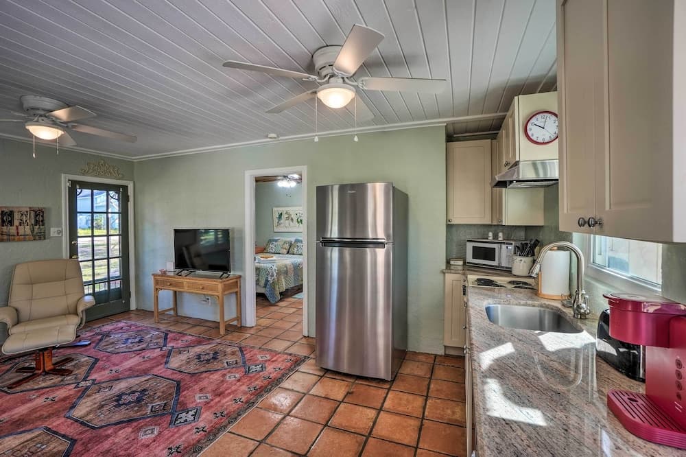 Palm Harbor Vacation Rental, Walk to Crystal Beach