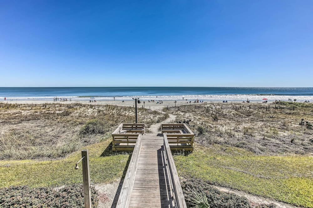 North Myrtle Beach Retreat w/ Ocean Views!