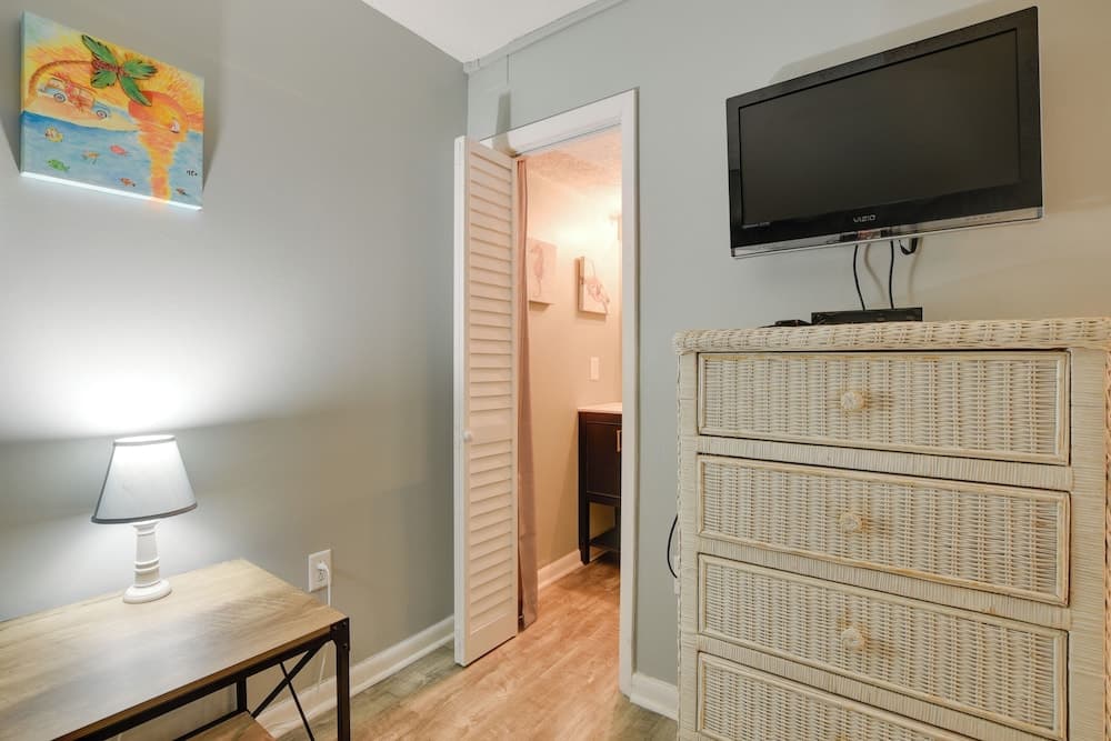 North Myrtle Beach Retreat w/ Ocean Views!