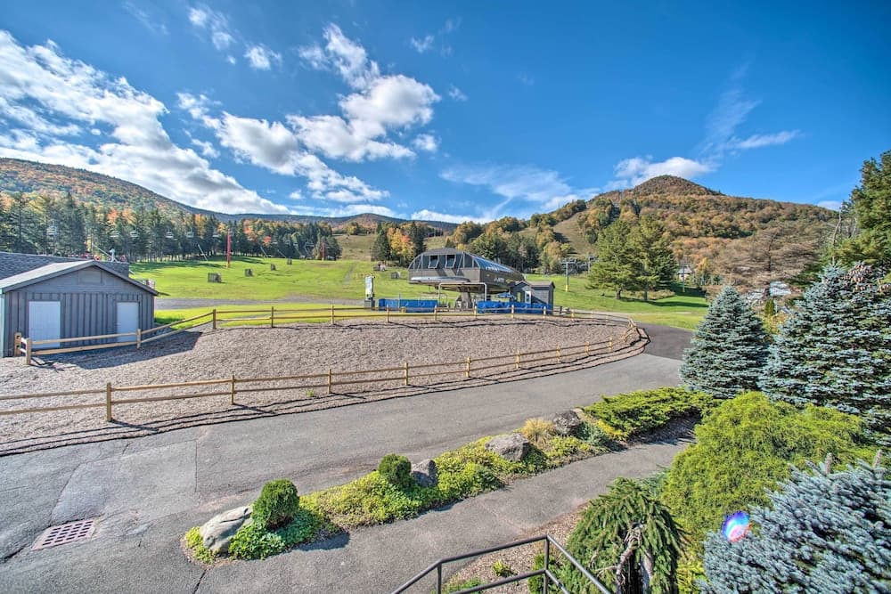 Hunter Mountain Ski Retreat - Steps to Lift!