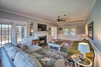 Corpus Christi Home w/ Pool & Hot Tub: Walk to Bay