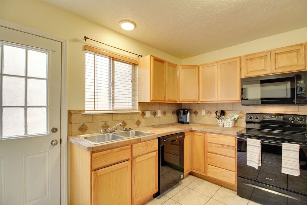 Comfy Albuquerque Townhome < 6 Mi to Downtown