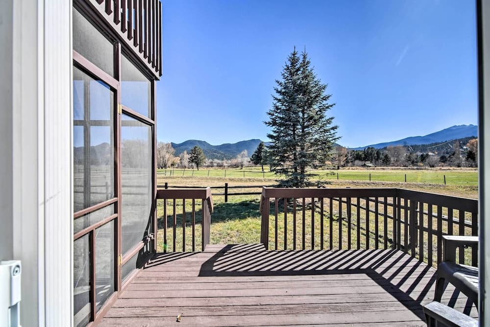 Family-friendly Home w/ Hot Tub: 1 Mi to Dtwn