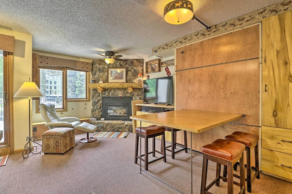 Ski-in/ski-out Studio at Winter Park Base!