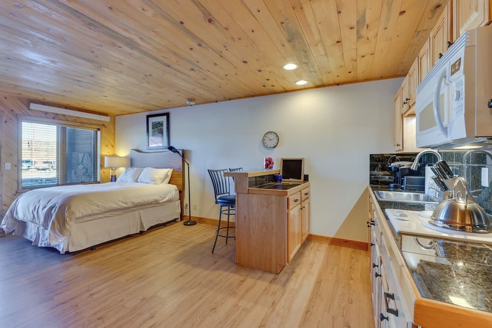 Near Skiing: Studio w/ Pool Access in Granby!