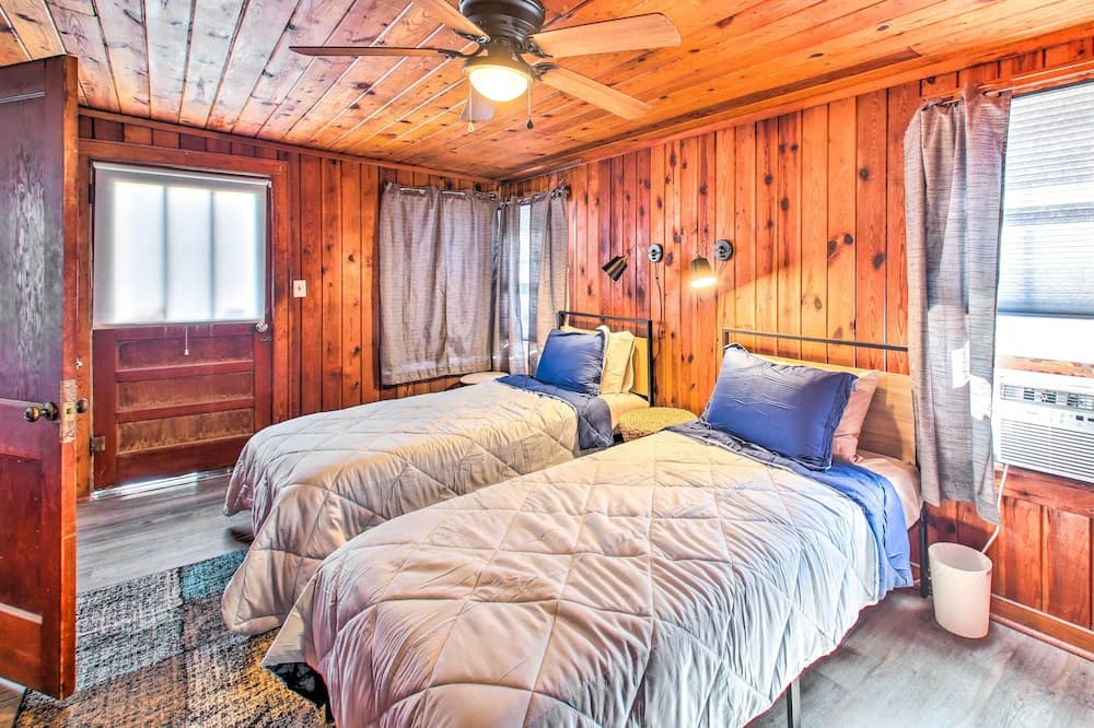 Pet-friendly Hot Springs Abode < 1 Mi to Dtwn