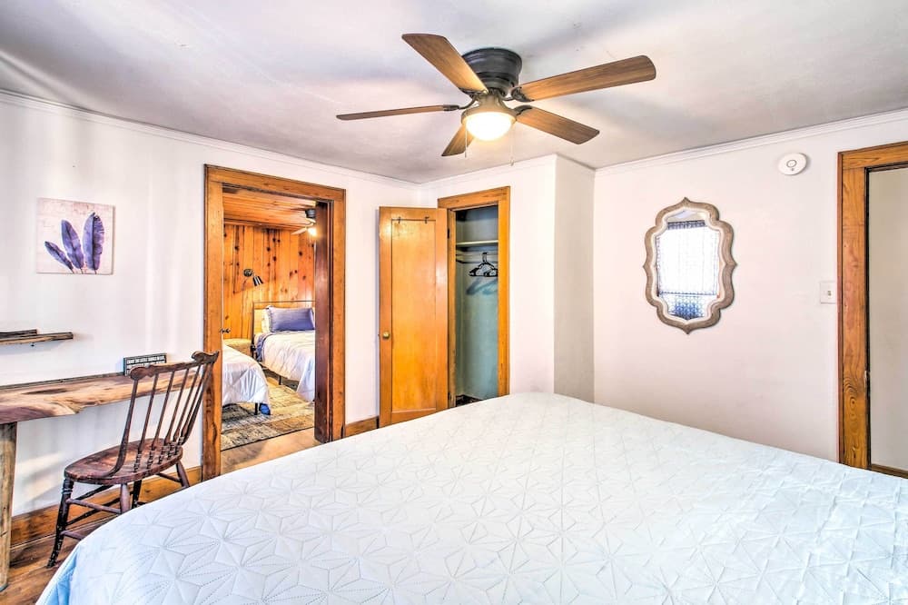 Pet-friendly Hot Springs Abode < 1 Mi to Dtwn