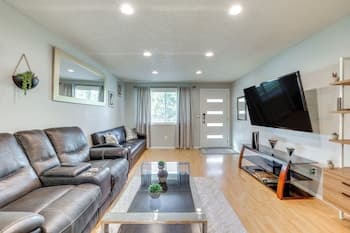 Boise Home w/ Hot Tub, Yard ~ 5 Mi to Dtwn!