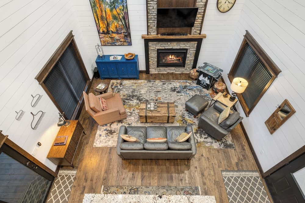 Luxury Cabin Getaway: 1 Mi To Broken Bow Lake!