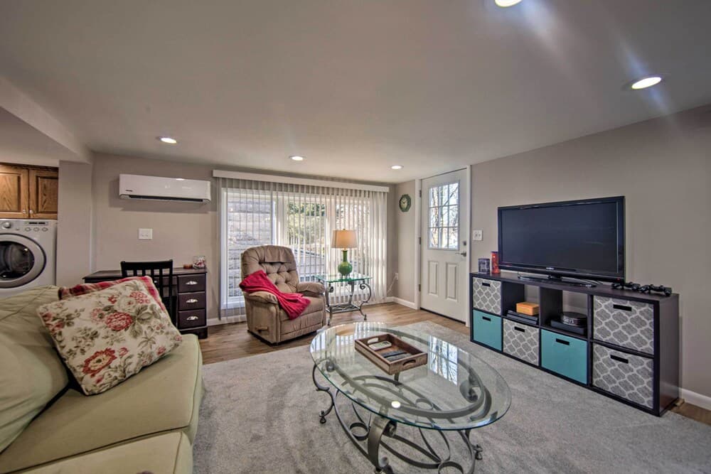 Central Hummelstown Apt: 4 Miles to Hershey Park!