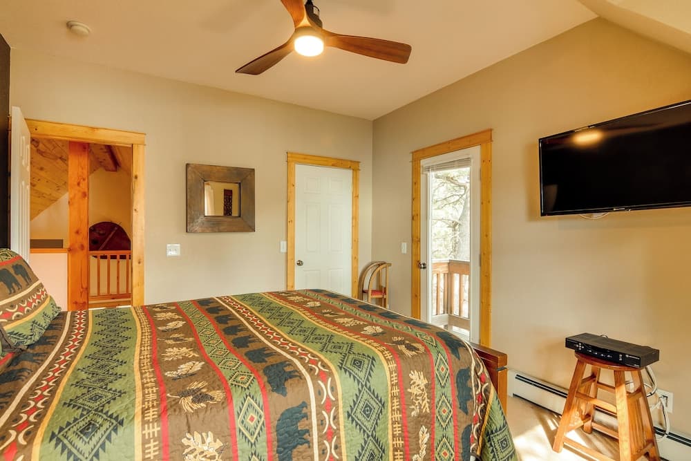 Rustic Pagosa Springs Cabin w/ Hot Tub + Game Room