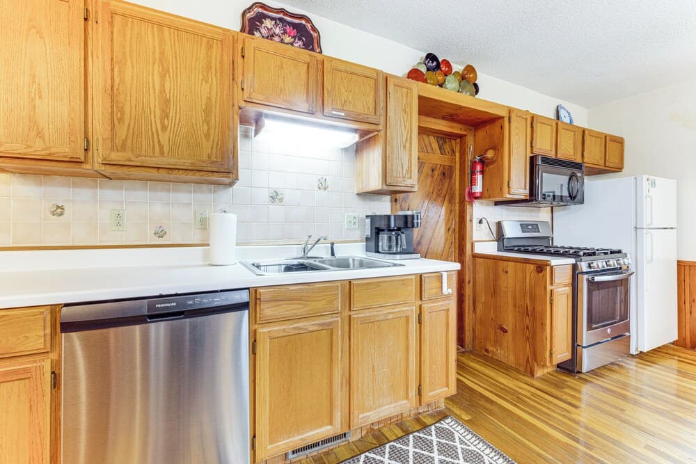 Historic Farmhouse on 7 Acres w/ Stellar View!