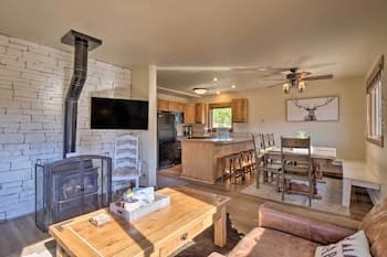 Alma Cabin w/ Mtn Views & Hot Tub: 17 Mi to Breck!