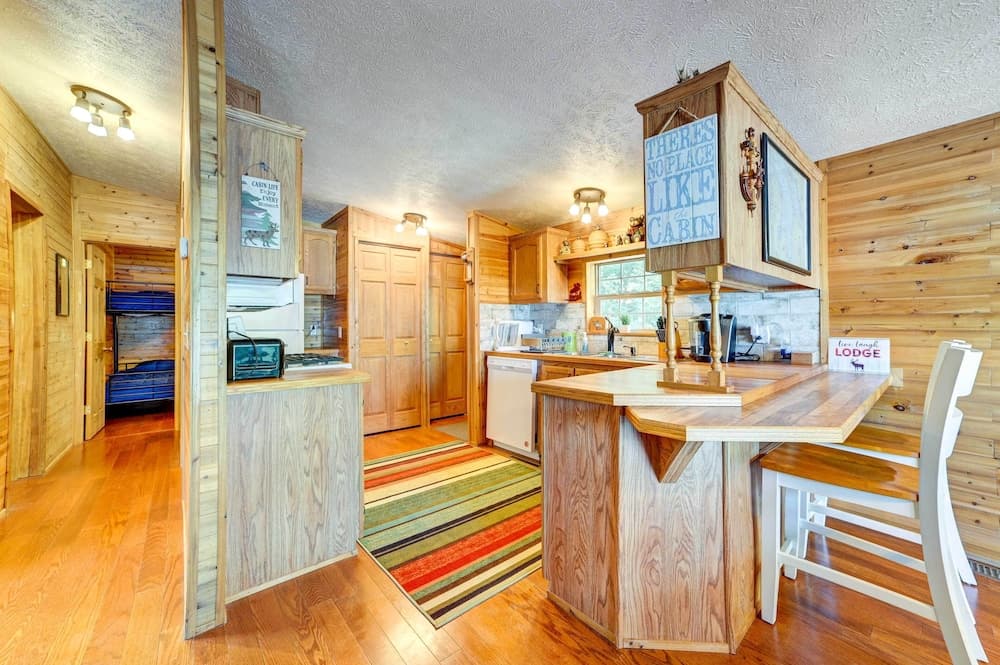 Ocqueoc Family Cabin w/ Sauna on Lake Huron!